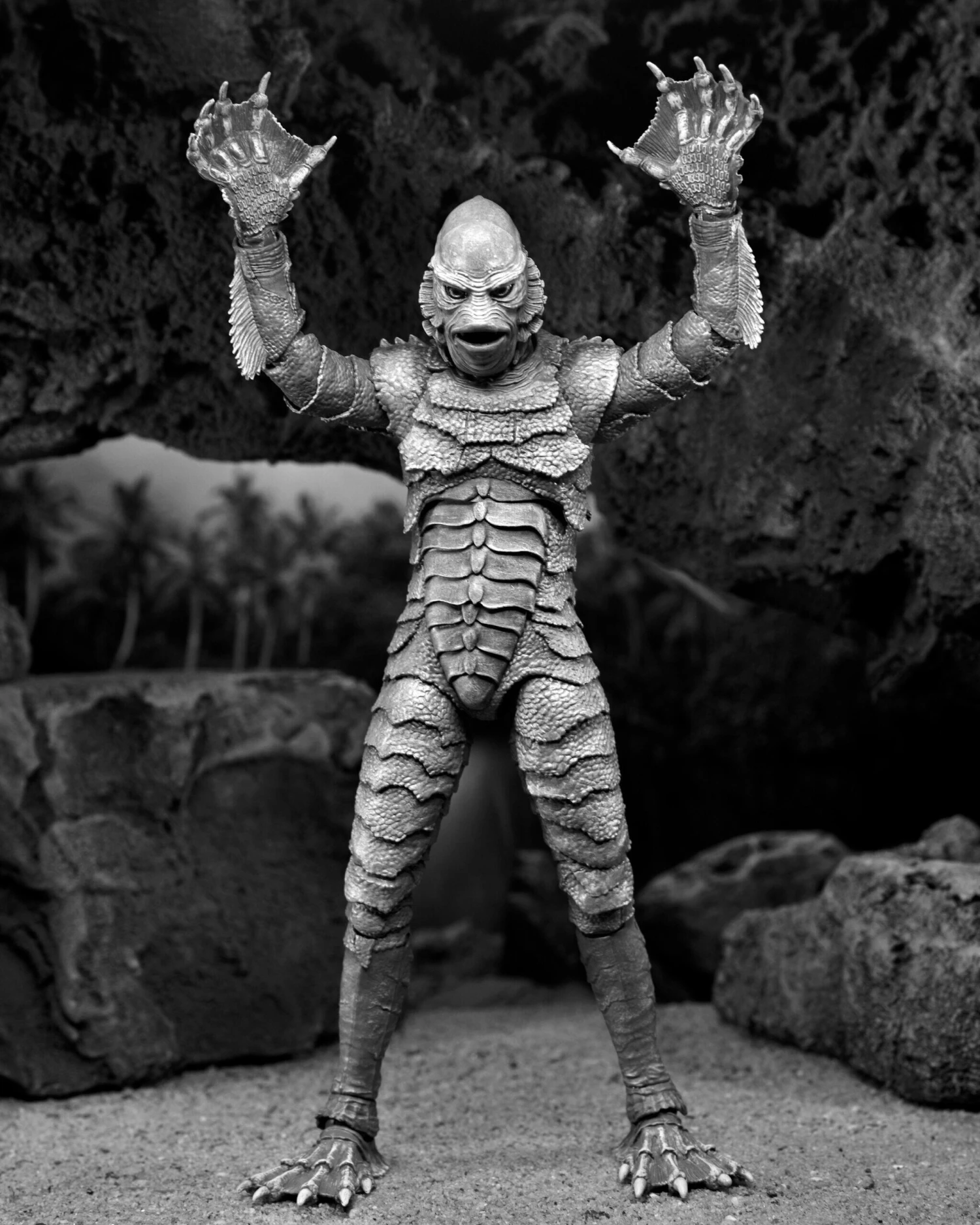 NECA *PRE-ORDER Universal Monsters Ultimate 7 Inch Scale Action Figure - Creature From The Black Lagoon (Black And White) - Image 8