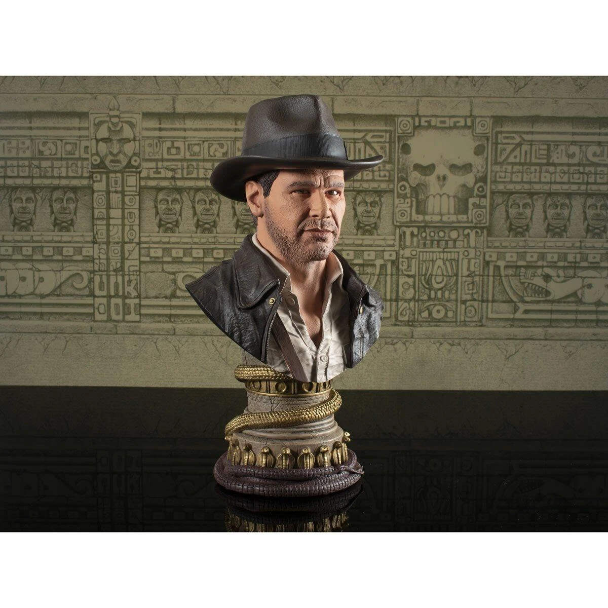 Diamond Select *PRE-ORDER Indiana Jones: The Raiders Of The Lost Ark Legends In 3D 1:2 Scale Bust - Indiana Jones - Image 4