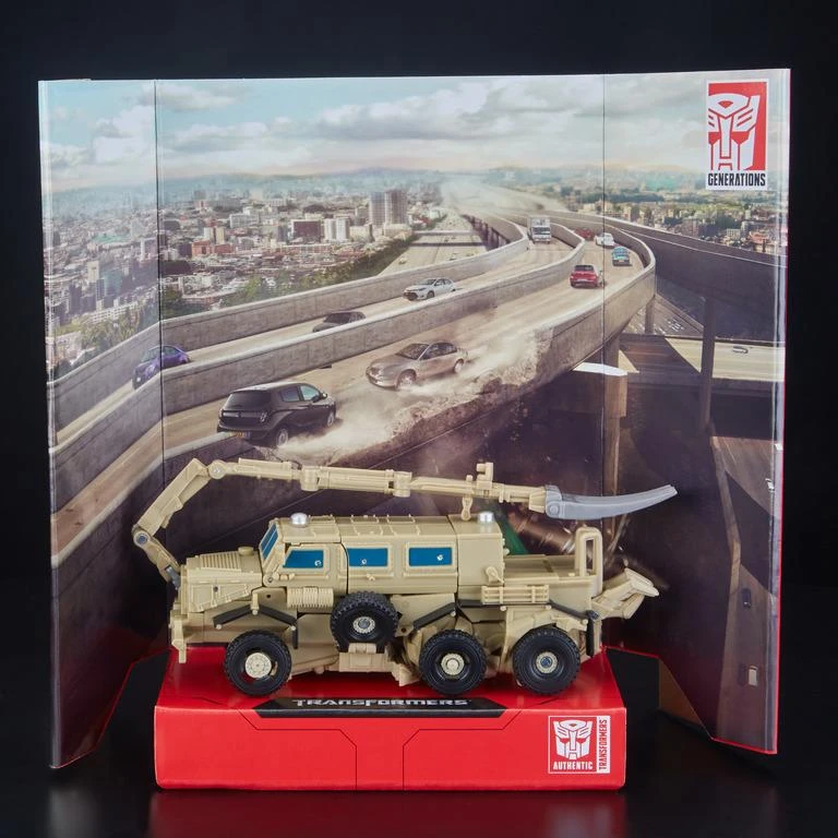 Hasbro Transformers Studio Series: Voyager Class Bonecrusher - Image 4