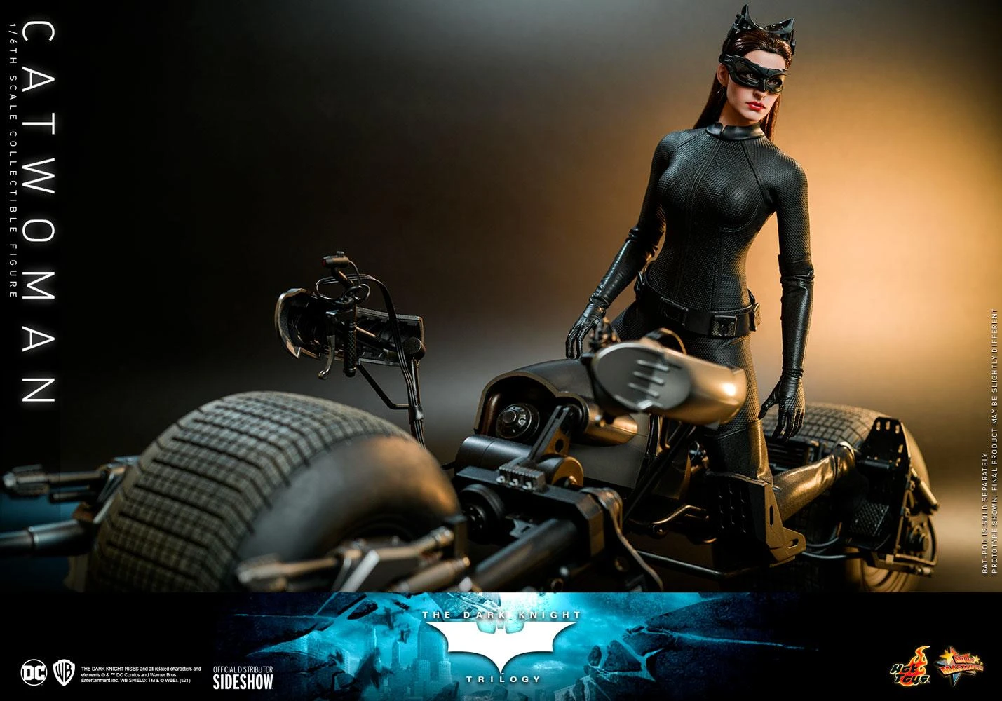 *PRE-ORDER Catwoman - Batman: The Dark Knight Hot Toys Collectibles 1/6 Scale Action Figure - Image 7