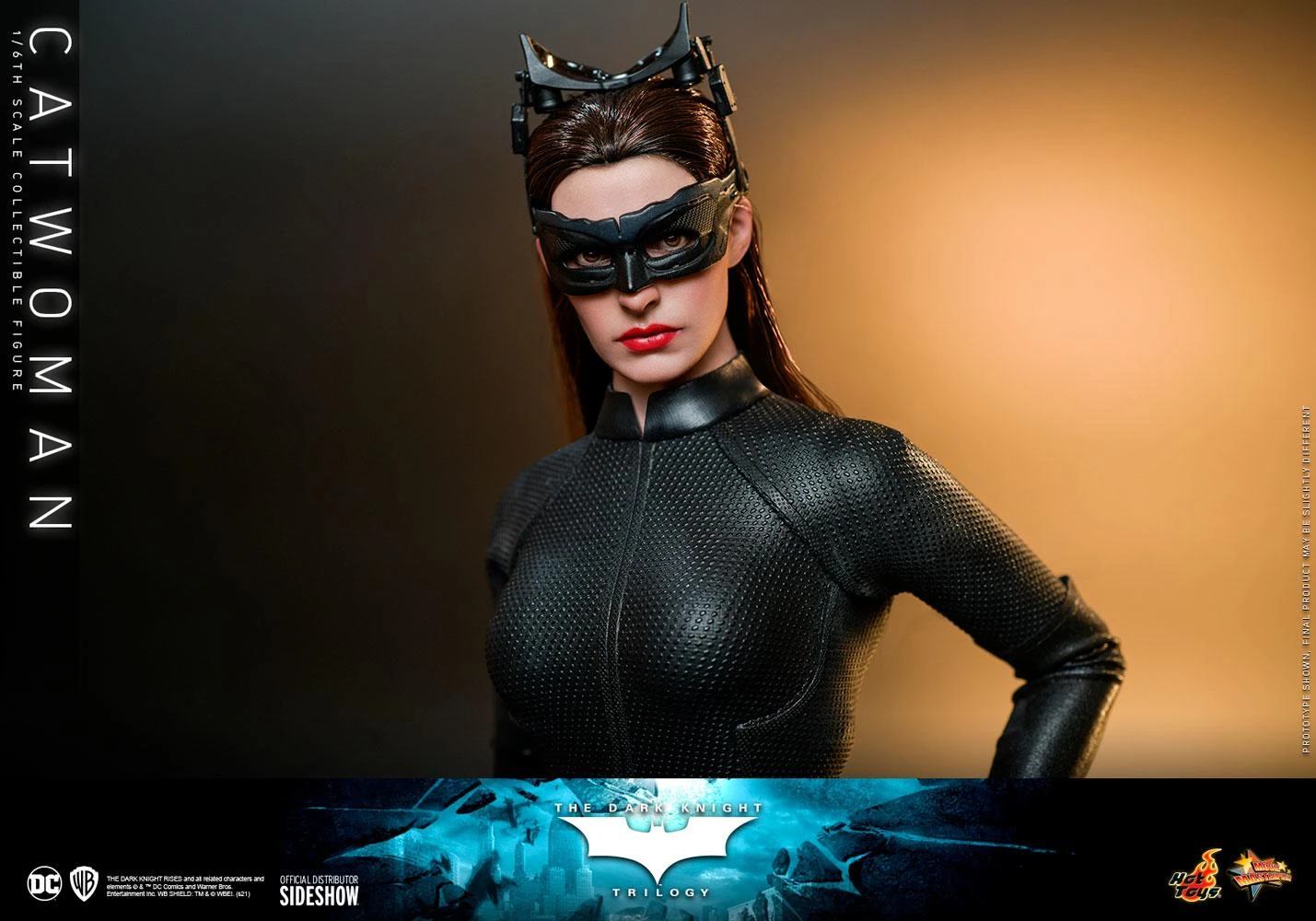 *PRE-ORDER Catwoman - Batman: The Dark Knight Hot Toys Collectibles 1/6 Scale Action Figure - Image 6