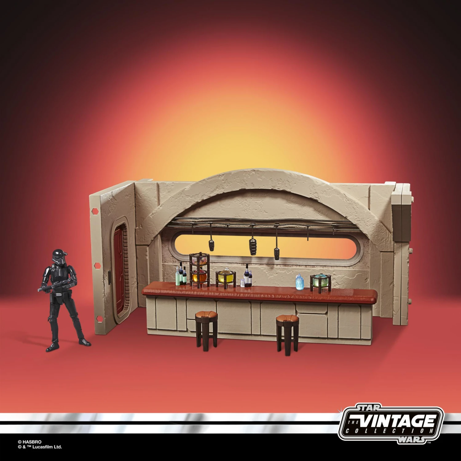 Hasbro Star Wars The Vintage Collection - Mandalorian Nevarro Cantina Playset - Image 4