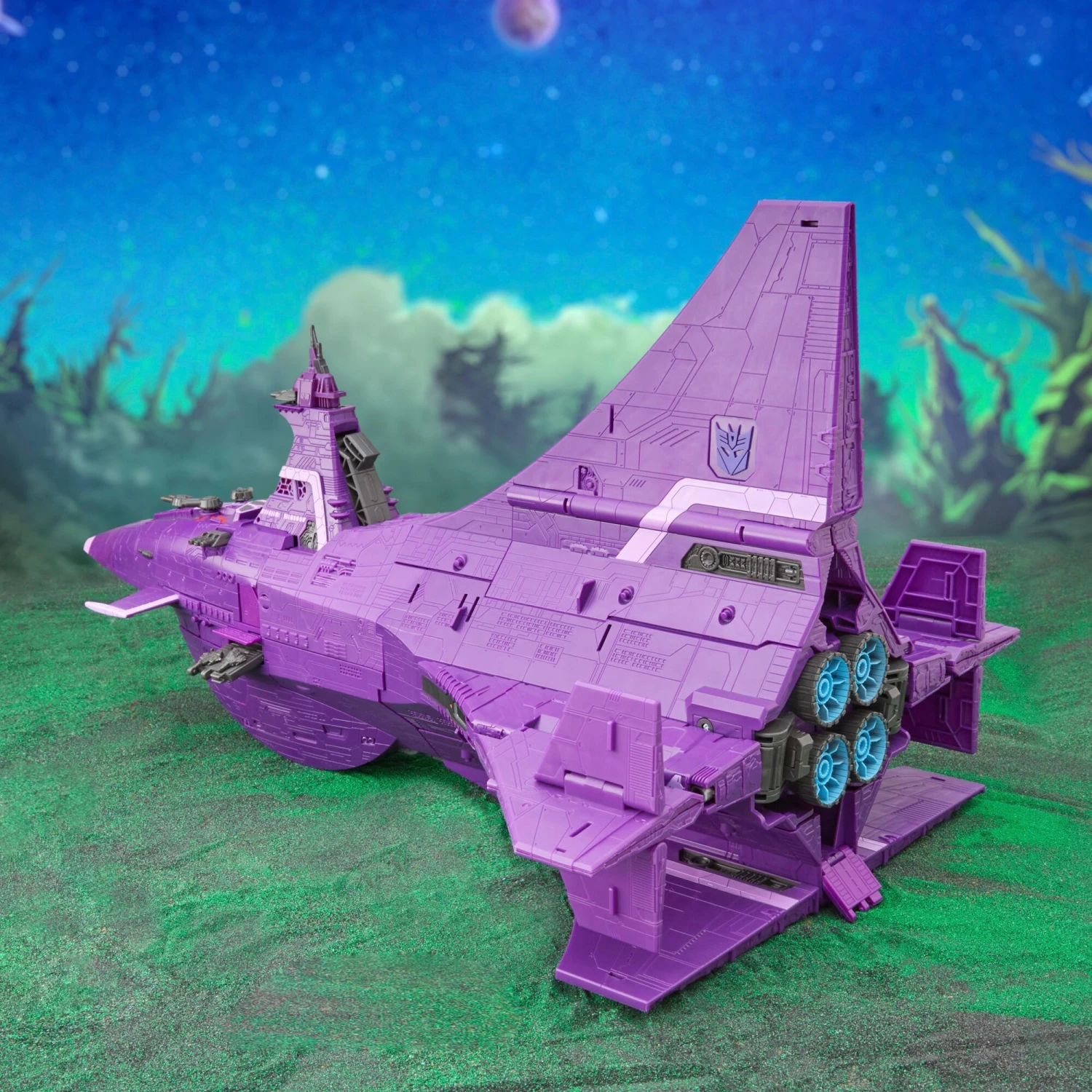 Hasbro Transformers Generations Legacy Evolution Titan Class Action Figure - Decepticon Nemesis - Image 7