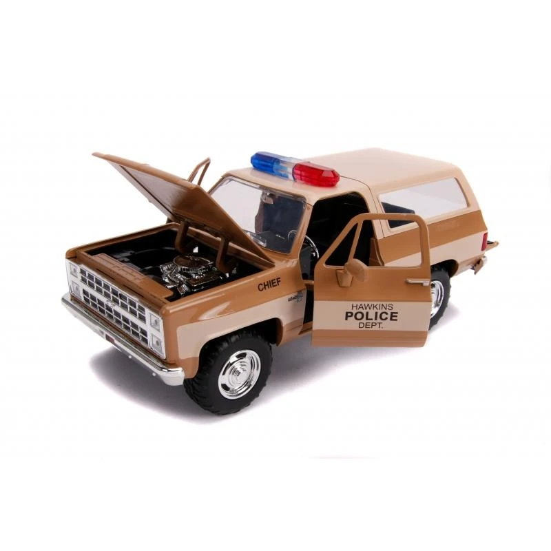 Jada Toys Stranger Things - Chevy Blazer With Sheriff's Badge Hollywood Rides 1:24 Scale Die Cast Vehicle - Image 3