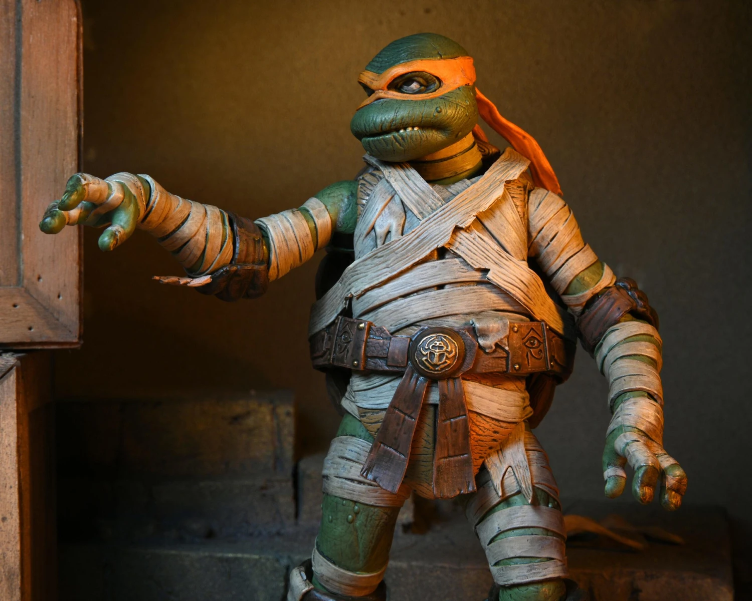 NECA *PRE-ORDER Universal Monsters X Teenage Mutant Ninja Turtles - Michelangelo (The Mummy) - Image 3